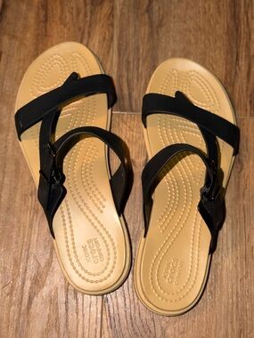 womens 8 crocs tulum